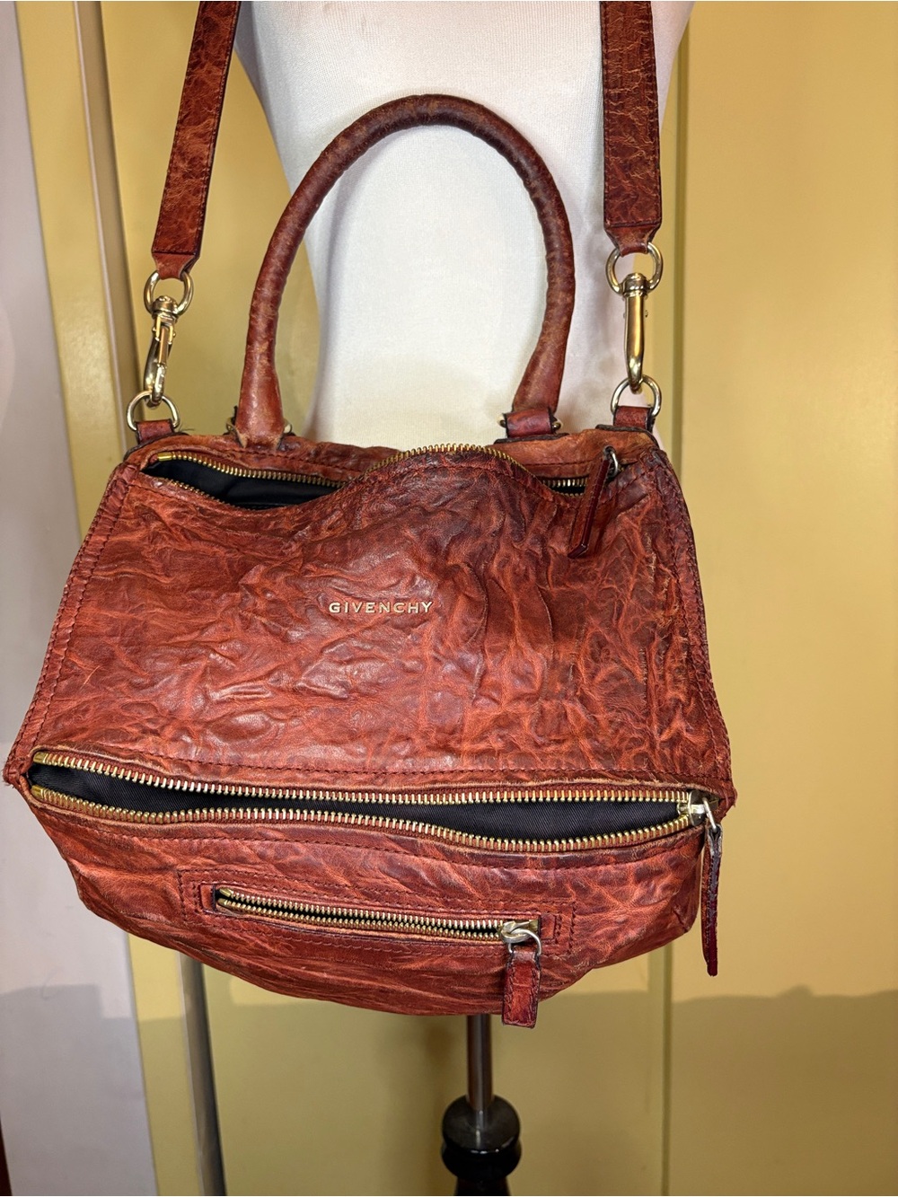 Givenchy Pandora Crinkled Leather. Circa Y2K callout